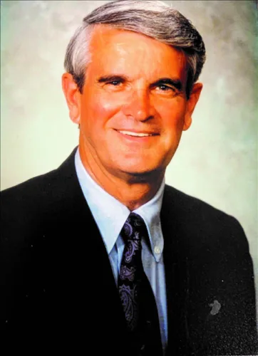 LELAND SIMMONS